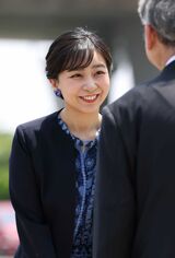 今年5月に岐阜を訪問された際には美濃焼のイヤリングをお召しになった