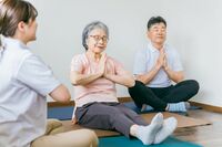 がん専門医が推奨!ストレス解消に不眠にも効果的、日米の医療業界も注目する「ヨガ」の効果、がん患者向け…