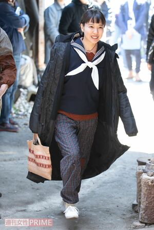 この日行われた撮影は、中学卒業を間近に控えた喜美子が、就職先である照子の実家『丸熊陶業』へ挨拶に行く前に、照子と雑談をしているシーン（10月11日放送予定の第11話）　撮影／廣瀬靖士