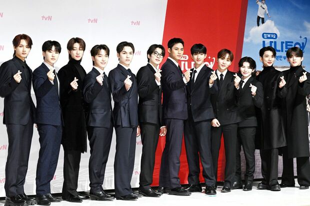 SEVENTEEN 写真:AFP/アフロ