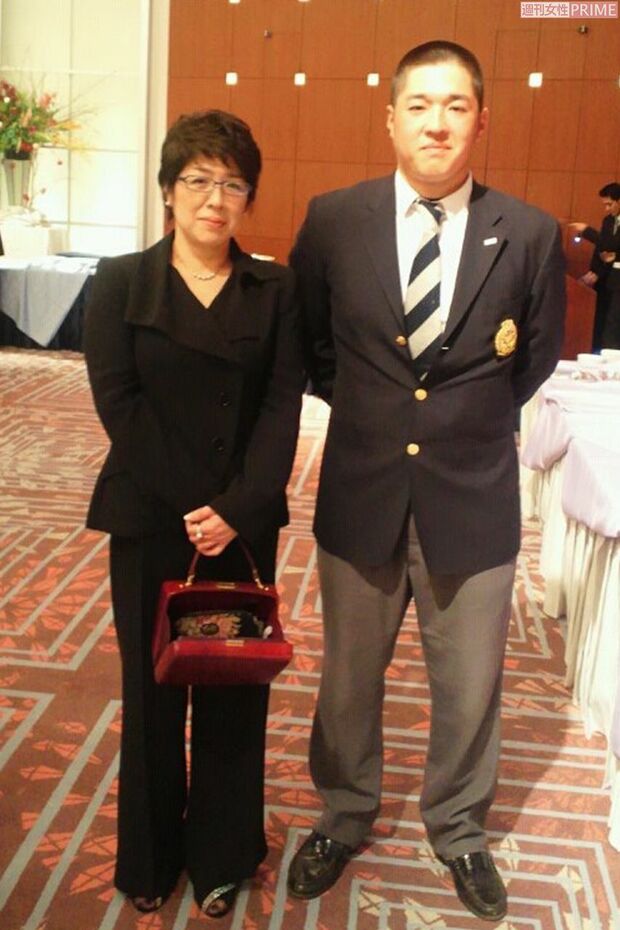 息子・剛暉さんも忙しい母を支えたひとり