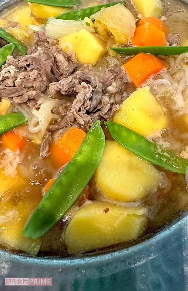 おいしすぎて、大量の肉じゃがも1日で完食!　撮影／加藤綾菜