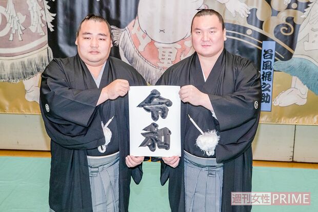 白鵬（34）、鶴竜（33）の両横綱