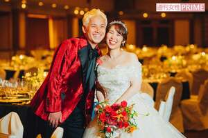 視覚障がいのある実業家・成澤俊輔さん。結婚式にて