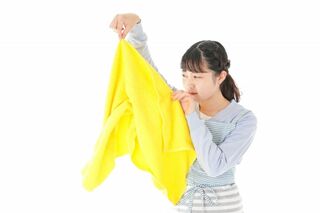 《洗ったのにクサい!を防ぐプロのワザ》夏の洗濯「ニオイや黄ばみが残る」本当の原因、対策には“予洗い”
