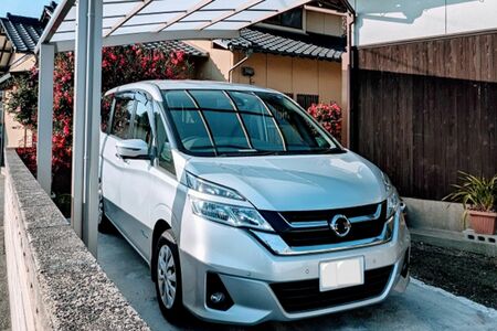 節約のため車を“リストラ”する人も増えている　※画像はイメージです