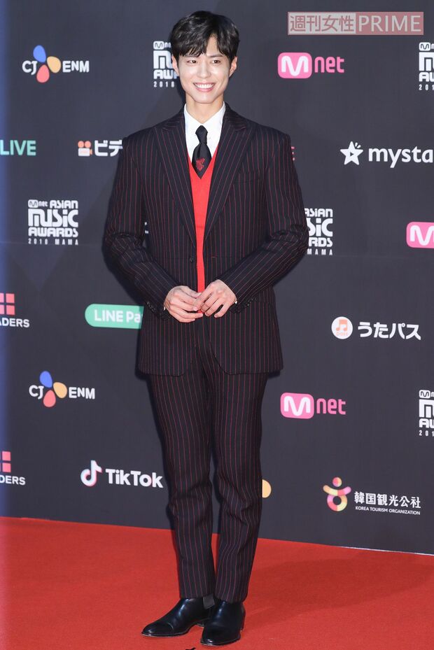 パク・ボゴムは「（日本語で）お久しぶりです。昨年に続き、お会いできてうれしいです」と、主演ドラマ『ボーイフレンド（原題）』の撮影中にもかかわらずホスト役を続投。　撮影／吉岡竜紀