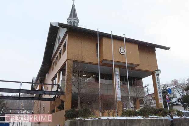 騒動が拡大する草津町役場