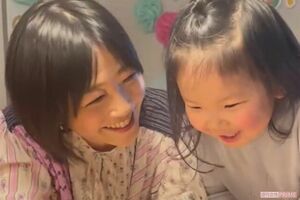 はなちゃんの4歳の誕生日は自宅で絵本を読んだ　写真／本人提供