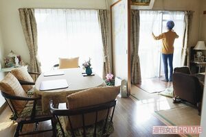 大崎さんが「広くはないけど私のお城」と語る2DK　撮影／林ひろし（書籍『89歳、ひとり暮らし。お金がなくても幸せな日々の作りかた』より）