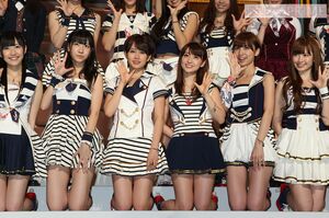 “会いに行けるアイドル”のコンセプトのもと、ファンとの距離を縮めたAKB48。アイドルのグループ化に拍車をかけた