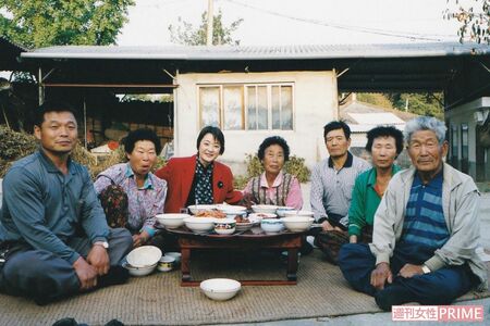 '88年、韓国報道でキムチ作りを取材する黒田