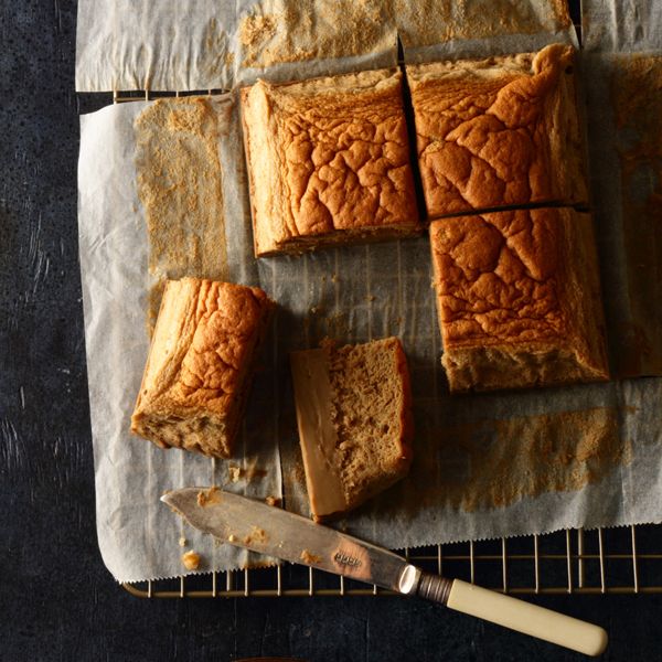  【photo】主に使用するのはごく一般的な15cm丸型。写真のようにスクエア型やパウンド型で作ることもできる。