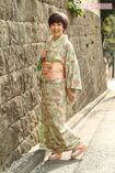 着物が大好きなことで知られる藤田朋子さん。Instagramに着物専用のアカウントも持つ（撮影／近藤陽介）