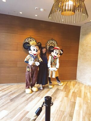 探検スタイルのミッキー！