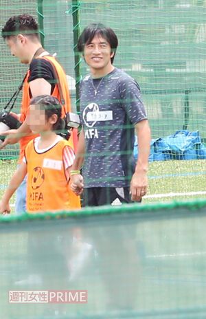 2014年7月サッカー教室に参加するミスチル桜井和寿