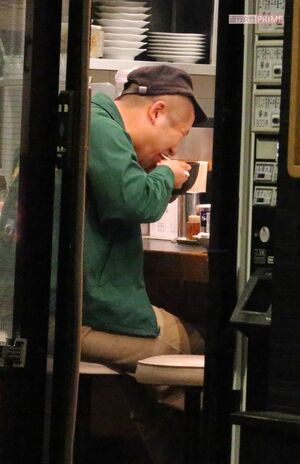 お一人様だった澤部は夕食のつけ麺を掻き込んだ(2012年)