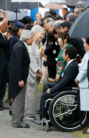 美智子さまはイルカが出演した歌番組をご覧になったというお話もされた（'14年11月）