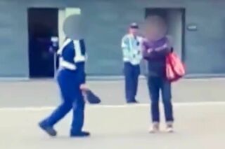 【大阪・関西万博】男性客が警備員に“土下座強要”の衝撃動画「明らかにカスハラ…