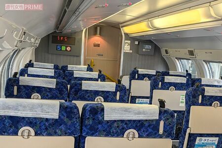 JR高崎線のグリーン車。赤ランプ＝不正乗車ではない　撮影／編集部