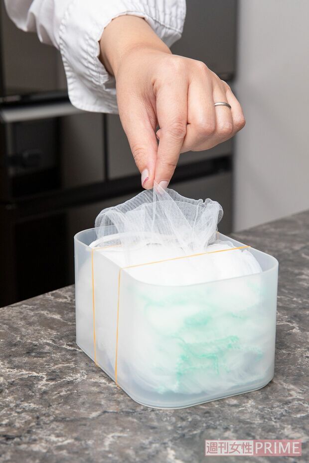 ポリプロピレンメイクボックス・1/2横ハーフ　撮影／矢島泰輔