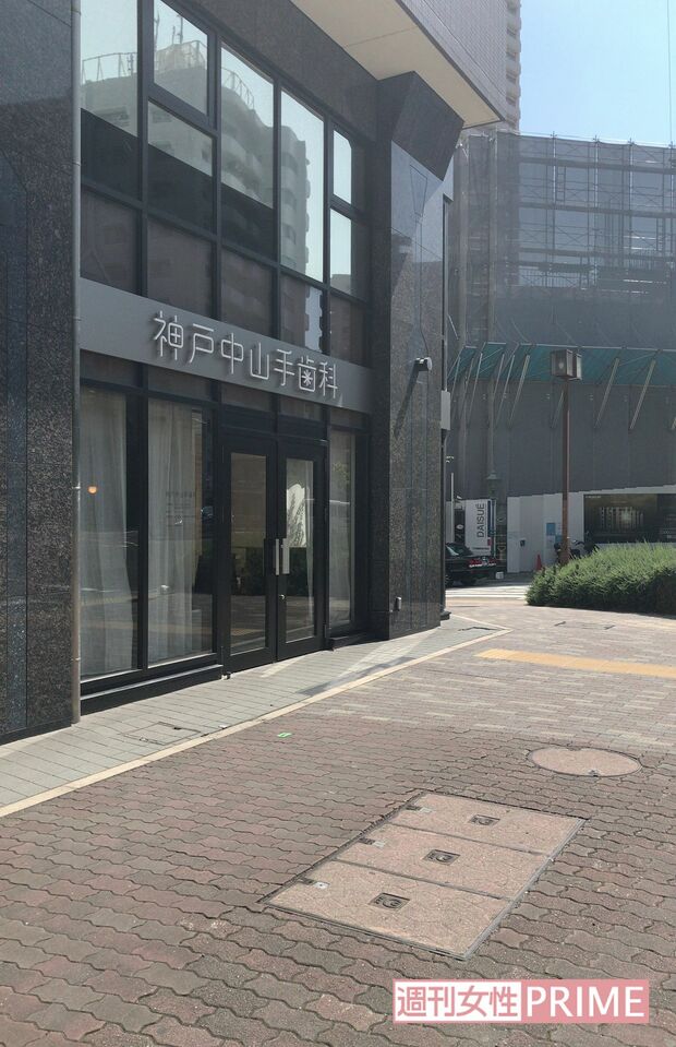 大通り沿いで、神戸市内の一等地にある橋本氏の歯科クリニック