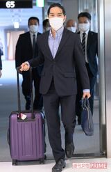 アメリカから飛行機で成田空港に到着した小室圭さん（'21年9月）