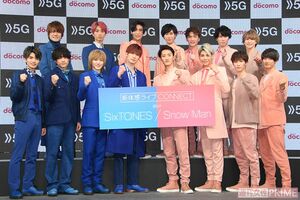 SixTONES(左)とSnowMan