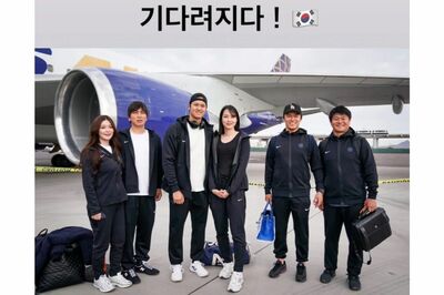 大谷翔平夫妻、山本由伸らと記念写真に収まった、水原一平氏と妻（大谷翔平公式インスタグラム・ストーリーズより）