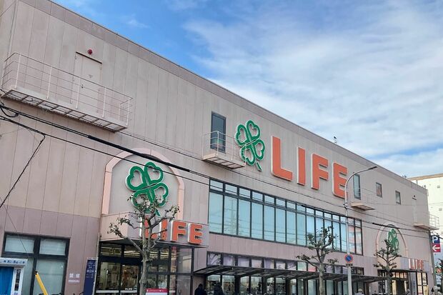 大阪府堺市にある百舌鳥店　　写真提供／ライフコーポレーション