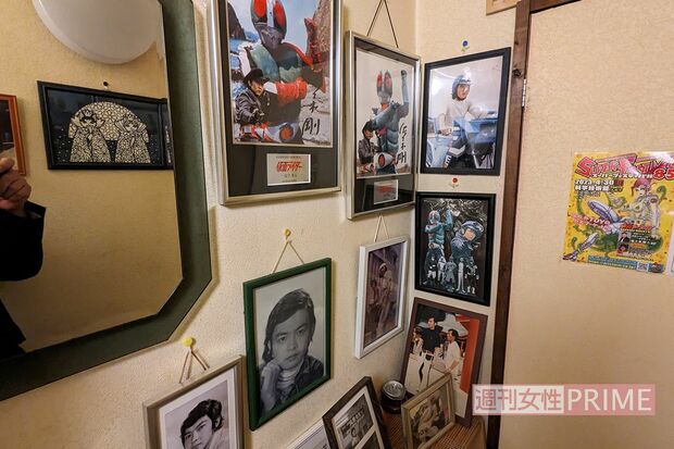 居酒屋『バッタもん』の店内