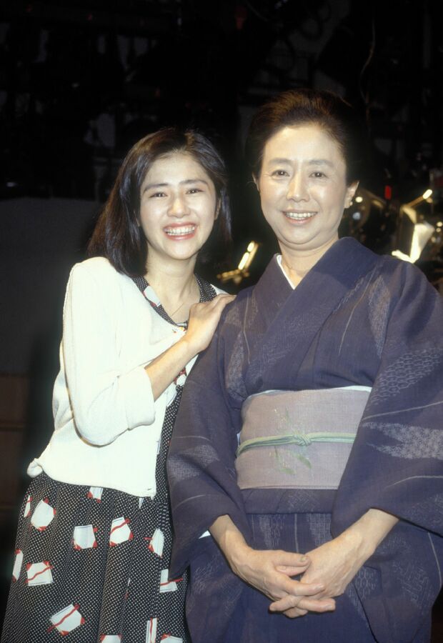 中年～老年期を演じた乙羽信子（右）