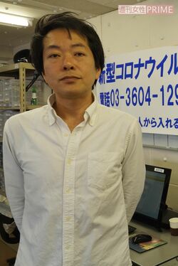 非正規労働者の相談を受けるジャパンユニオンの須田さん