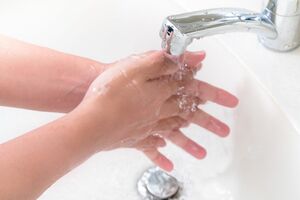 水道水で15秒手洗いするだけで(写真はイメージです)