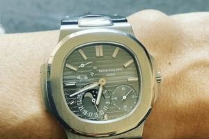 田中卓志がインスタグラムで公開した時計(@ungirls_tanaka)