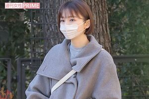 12月25日、自宅近所の公園に娘を連れて現れた篠田麻里子