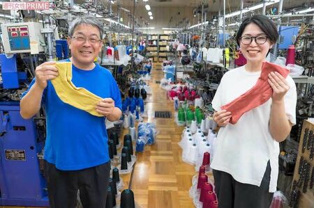 鈴木和夫さんが米ぬか繊維の開発に成功後、販路開拓などを担ってきた長女・みどりさん。親子でさらなる展開を目指し、奮闘している　撮影／伊藤和幸