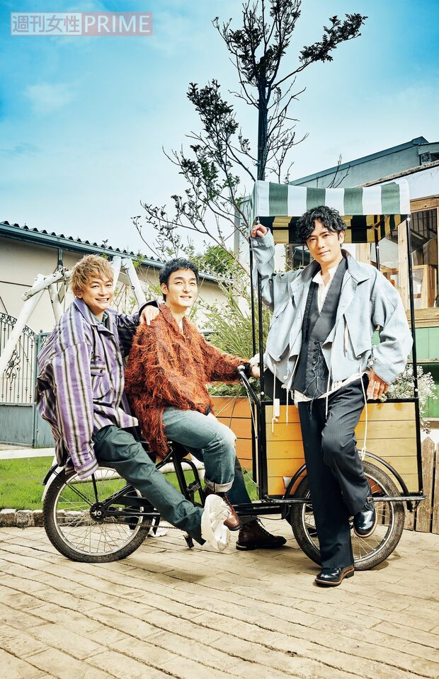 新しい地図の3人（左から香取慎吾、草なぎ剛、稲垣吾郎）