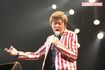 '15年4月に行われた還暦ライブでは、熱唱して会場を沸かせた