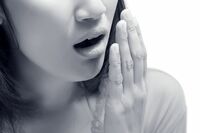 「息のクサい人」と言われないように気をつけるべき5つのポイントとは