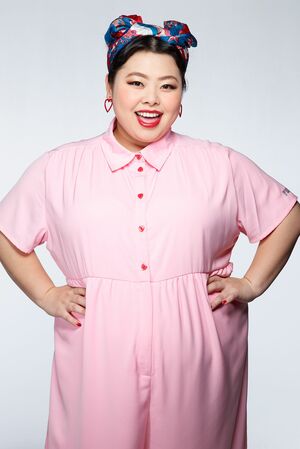 河東カンナ（渡辺直美）：超ポジティブ、明るく前向きなスーパーママ。デザイナーとしての夢と子育てを両立しようと奮闘