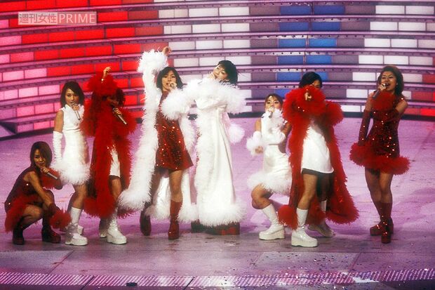 1999年のNHK紅白で『LOVEマシーン』を披露したモーニング娘。