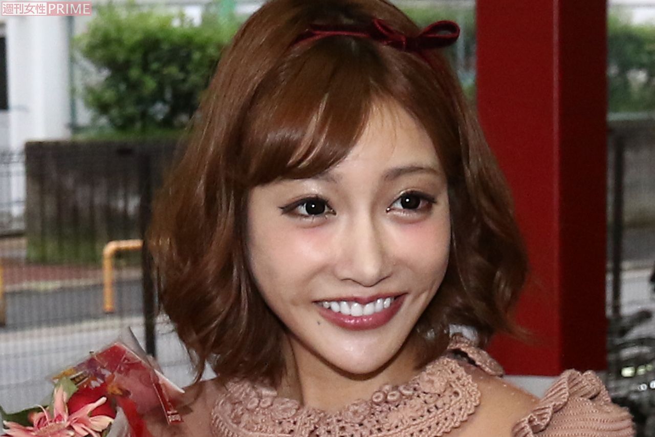 顔がコロコロ変わるのもショック」「35歳ってマジすか！?」元セクシー女優の明日花キララが美容整形による“最新のお顔”披露もコスプレ姿は“サイボーグ化”の指摘  | 週刊女性PRIME