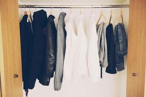 【写真】白シャツを中心にスティーブ・ジョブズみたいな“私服の制服化”を目指している。