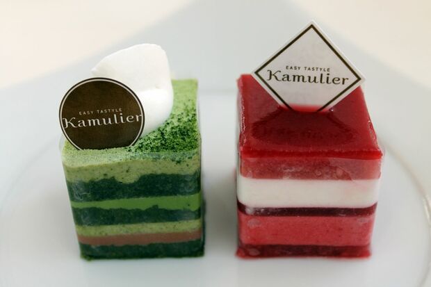 人気の「まっちゃ×ショコラ」（左）と「フランボワーズ×ライチ」（右）。ともに300円（税込み）