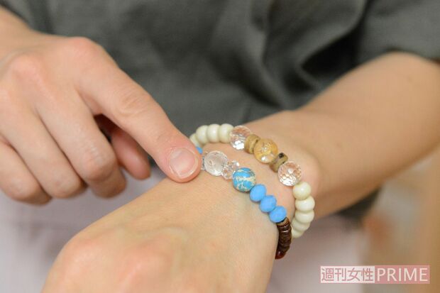 とも子さんは美咲ちゃんとおそろいの数珠を作ってお守りにしている