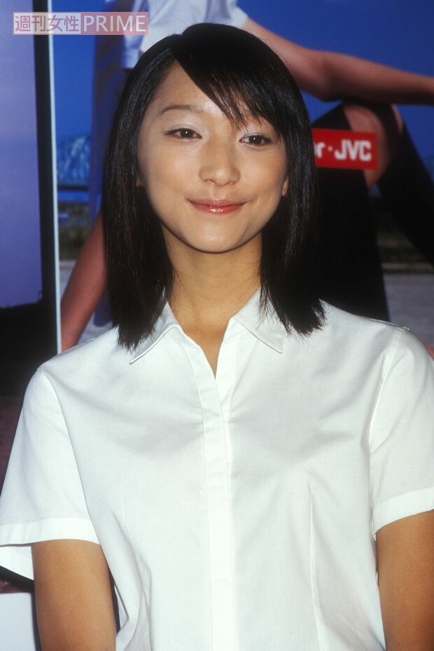 「ビクター・甲子園ポスター」キャンペーンモデルに選ばれた16歳のころの杏（2002年）