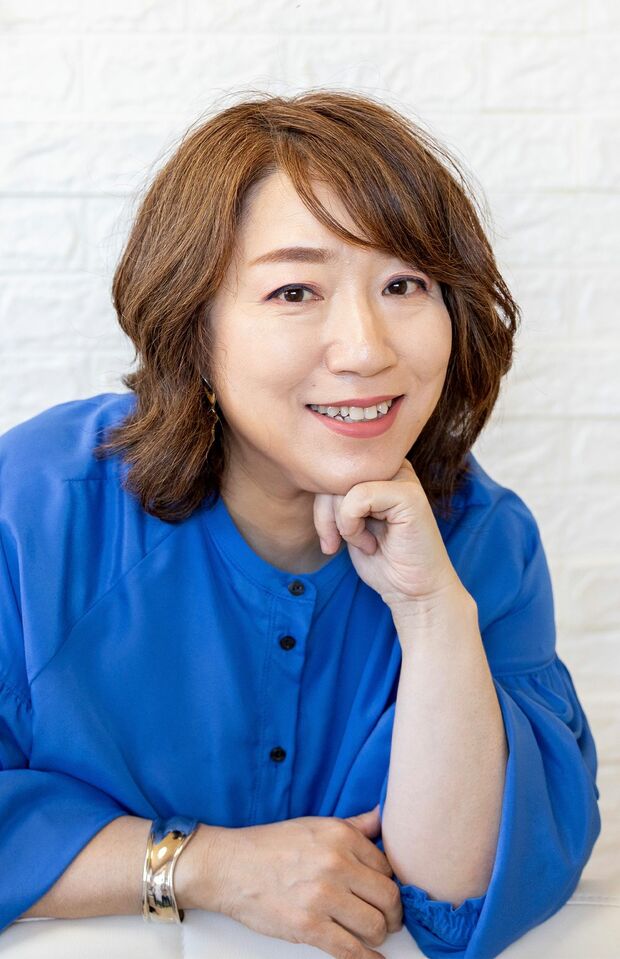 和田明子さん●ファッションスタイリスト。2015年より自宅サロンにてパーソナルカラー診断を開始。主にオンラインで全国の大人女性にアドバイスを行う。TikTokでNG＆OKコーデを実演して配信中。