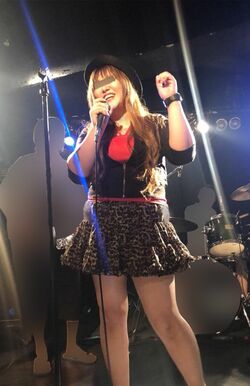 小山麻代容疑者（SNSより）