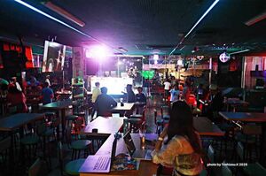 “美と健康と笑顔”をテーマに今年8月にオープンした『FOOMYS』を盛り上げる中島史恵（本人提供）